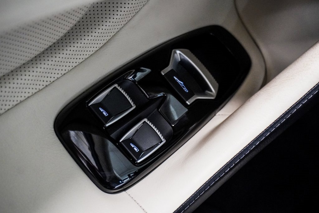 Used 2021 McLaren GT image 19