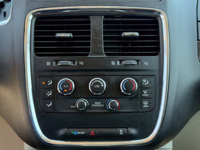 Used 2015 Dodge Grand Caravan SXT w/ Rear Park Assist Package FWD image 11
