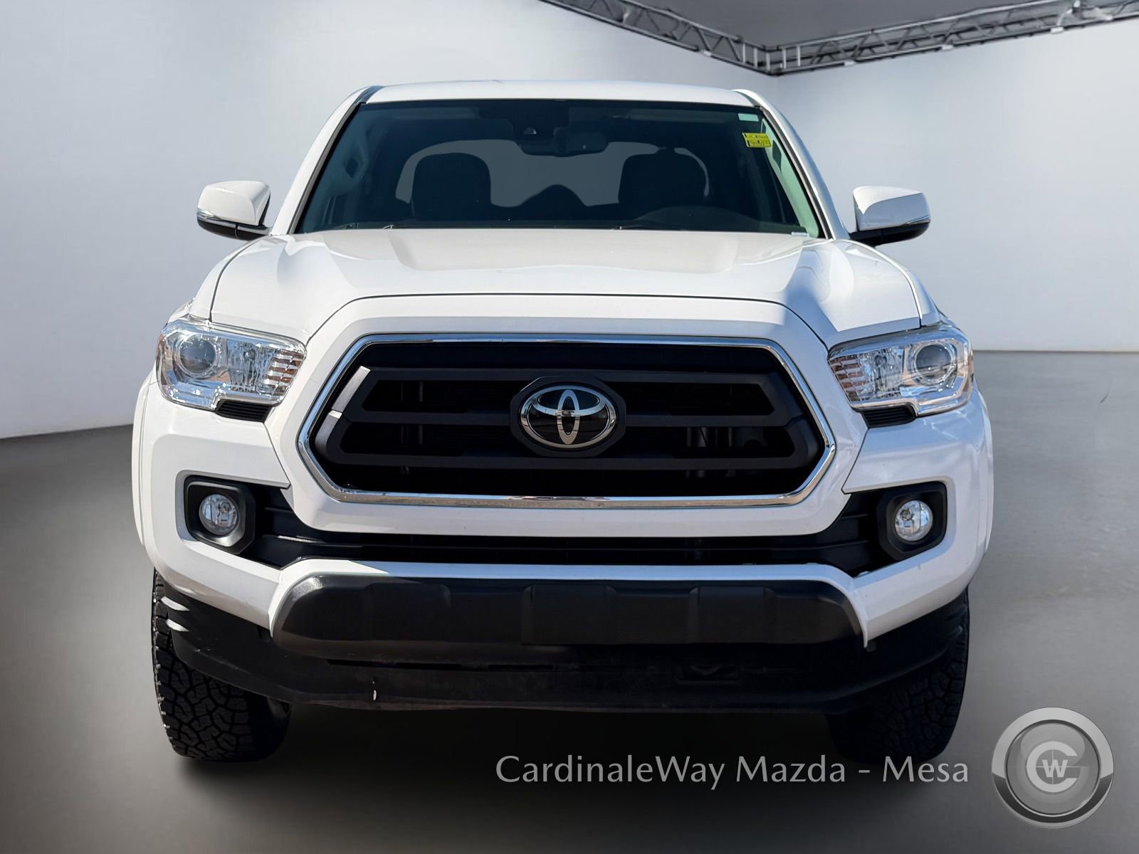Used 2022 Toyota Tacoma SR5 w/ Technology Package image 5