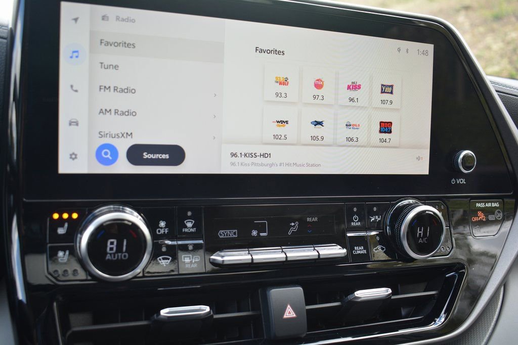 Used 2023 Toyota Highlander Limited image 17