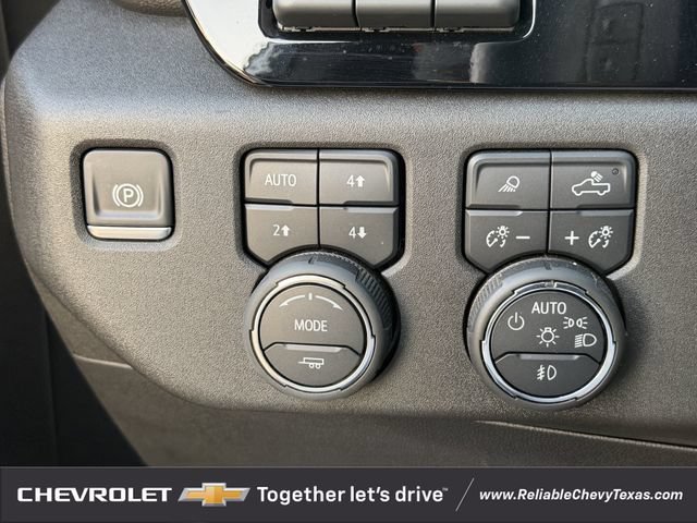 Used 2025 Chevrolet Silverado 1500 High Country w/ High Country Premium Package AWD/4WD image 27