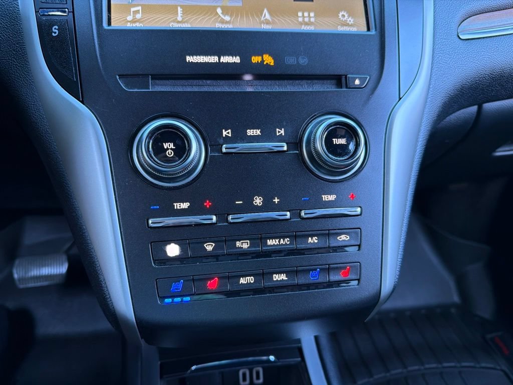 Used 2019 Lincoln MKC Reserve w/ MKC Climate Package AWD/4WD image 12
