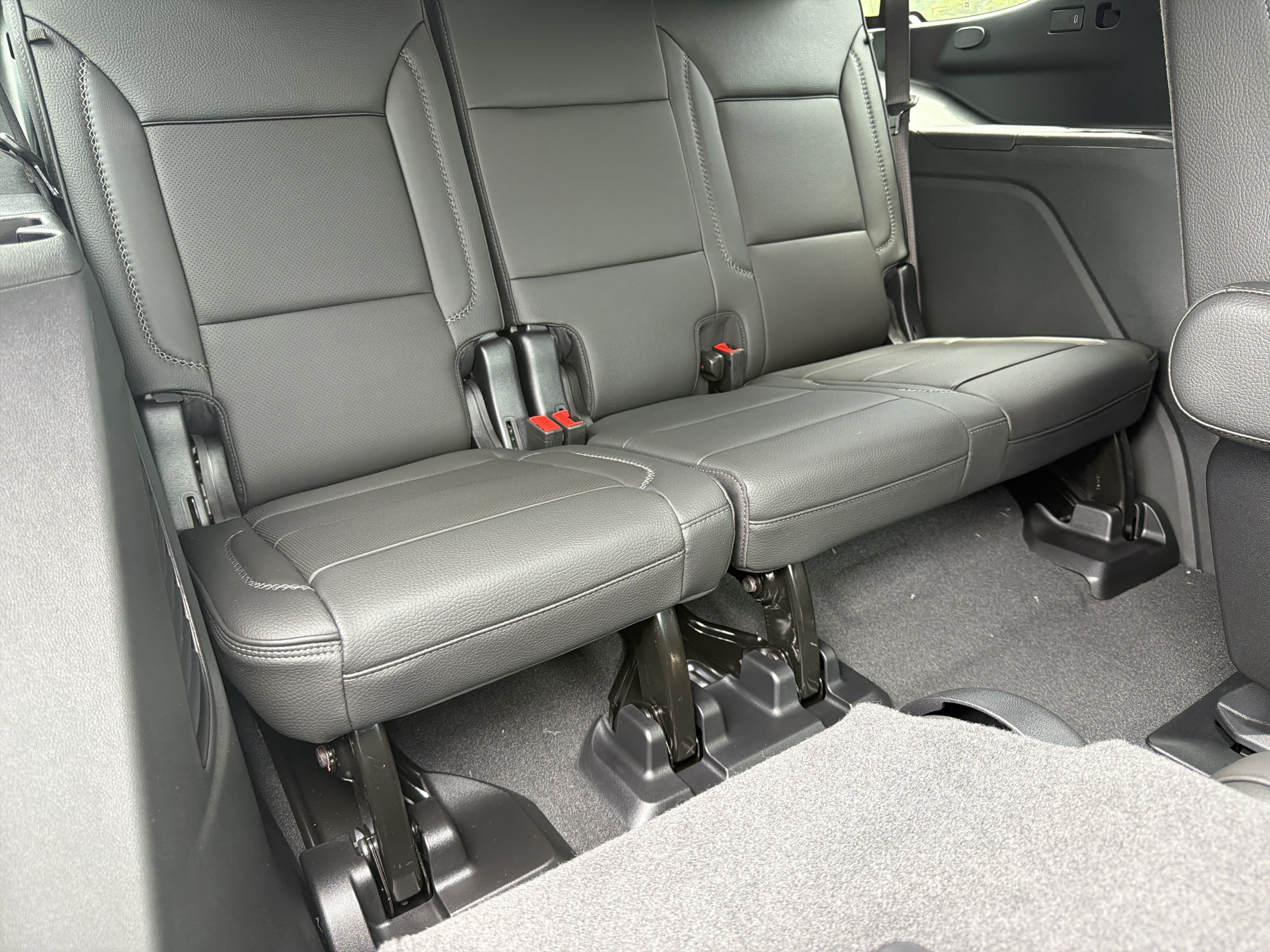 New 2026 GMC Yukon Denali w/ Denali Reserve Package AWD/4WD image 17