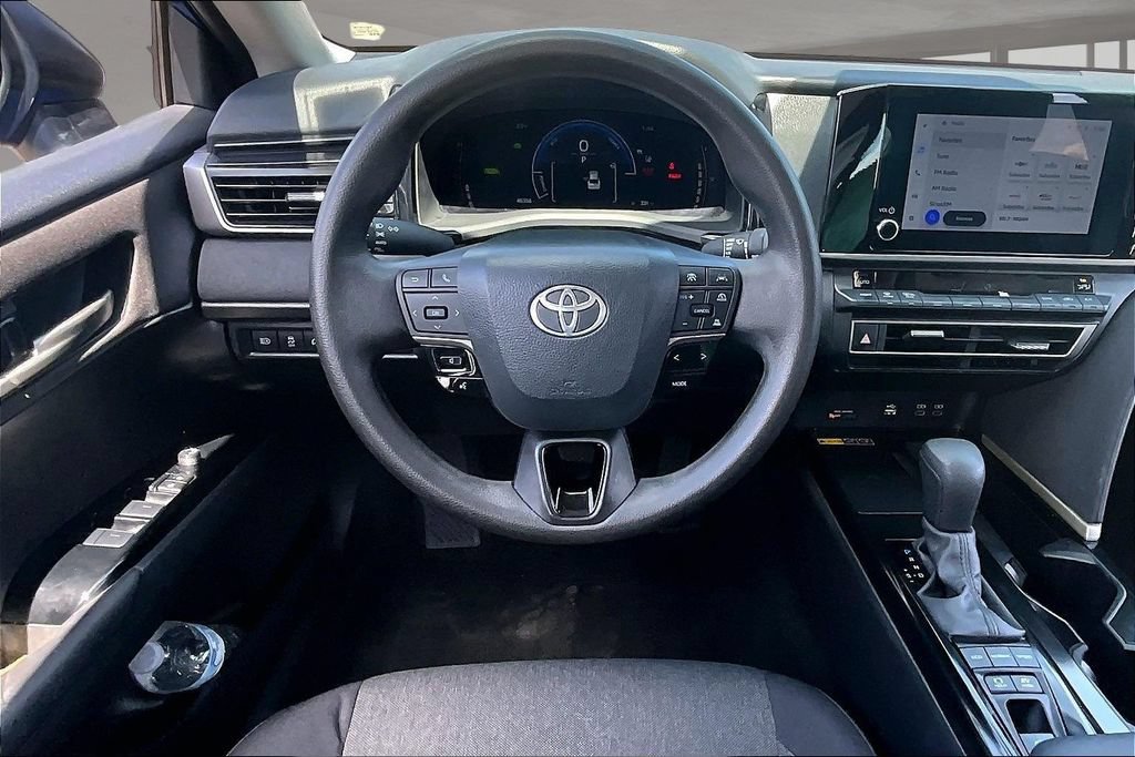 Used 2025 Toyota Camry LE FWD image 8