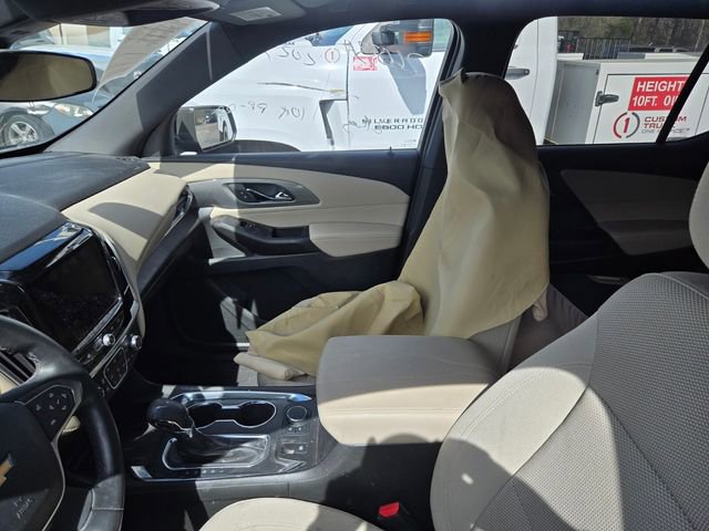 Used 2023 Chevrolet Traverse LT image 9