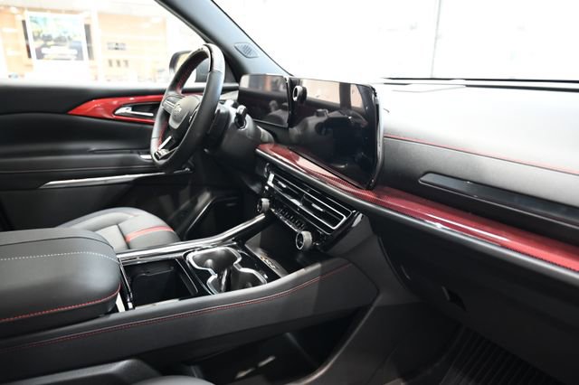 New 2026 Chevrolet Traverse RS w/ LPO, Floor Liner Package AWD/4WD image 14