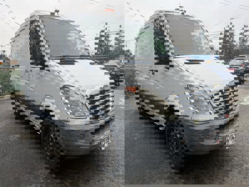 Used 2013 Freightliner Sprinter 2500 image 7