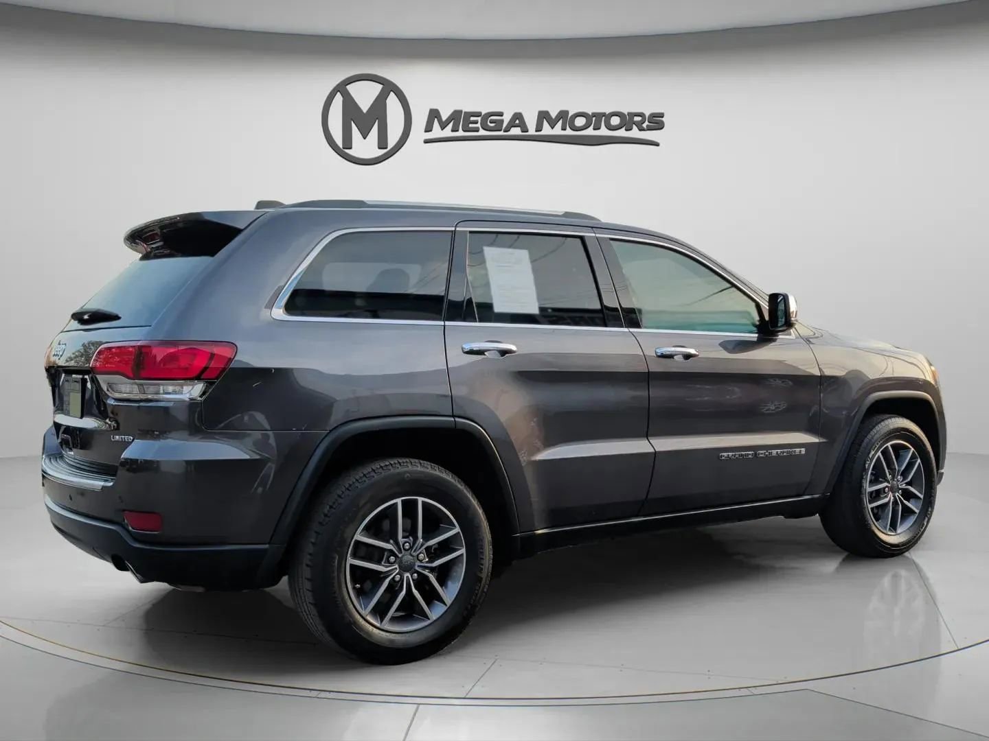 Used 2020 Jeep Grand Cherokee Limited w/ Luxury Group II RWD image 8