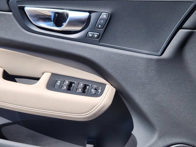 New 2026 Volvo XC60 T8 Plus w/ Climate Package AWD/4WD image 9