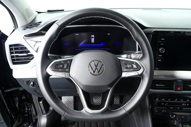 New 2026 Volkswagen Taos SE image 8