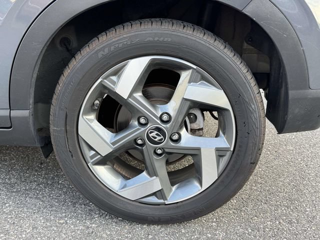 Used 2024 Hyundai Venue Limited FWD image 12