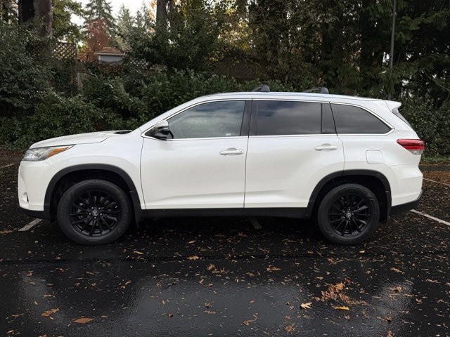 Used 2019 Toyota Highlander XLE image 4