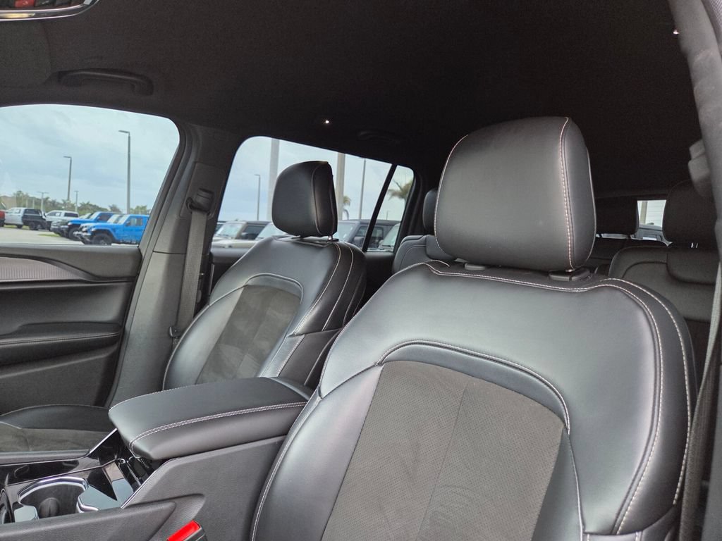 Used 2023 Jeep Grand Cherokee L Laredo RWD image 29