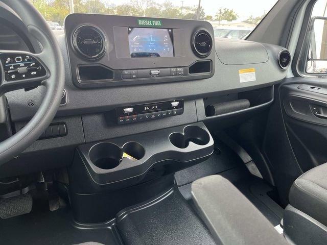 Used 2024 Mercedes-Benz Sprinter 2500 image 14