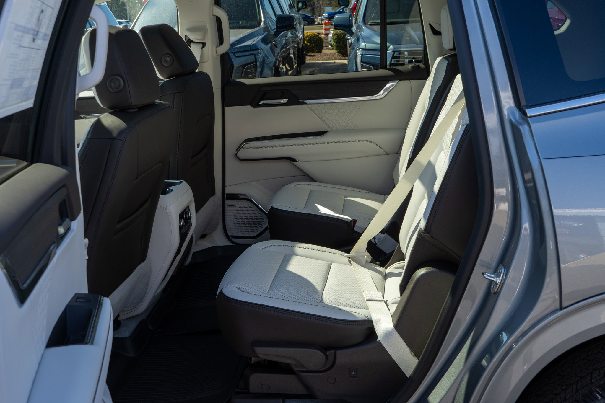 New 2026 GMC Acadia Denali w/ Super Cruise Package FWD image 20
