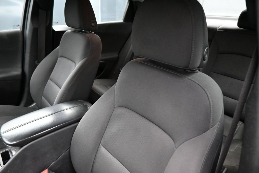 Used 2019 Chevrolet Malibu LT FWD image 12