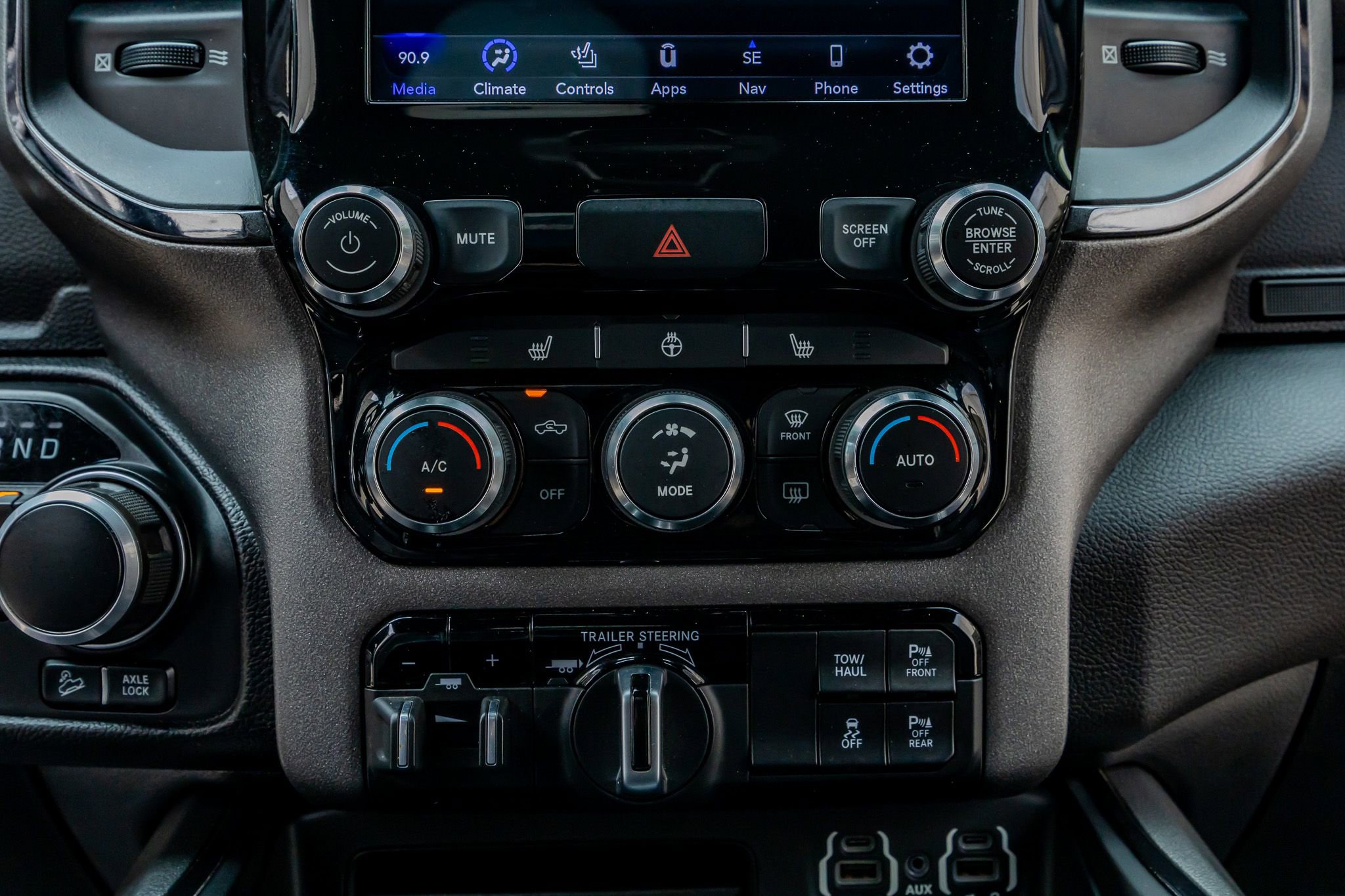 Used 2021 RAM 1500 Big Horn w/ Built-to-serve Edition AWD/4WD image 28
