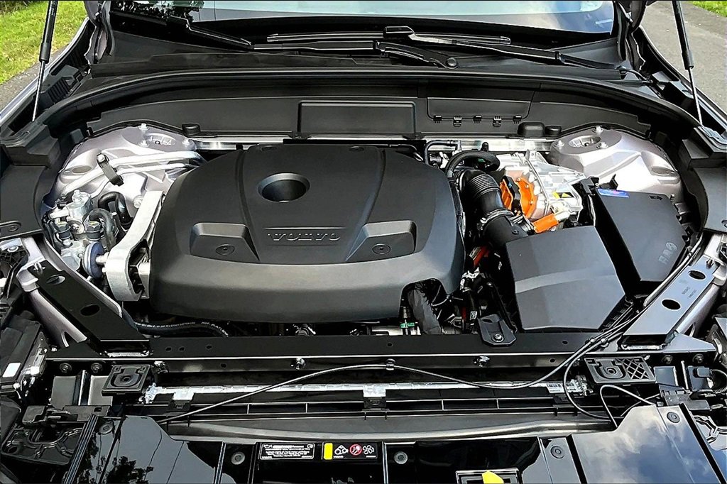 New 2026 Volvo XC60 T8 Plus w/ Climate Package image 12
