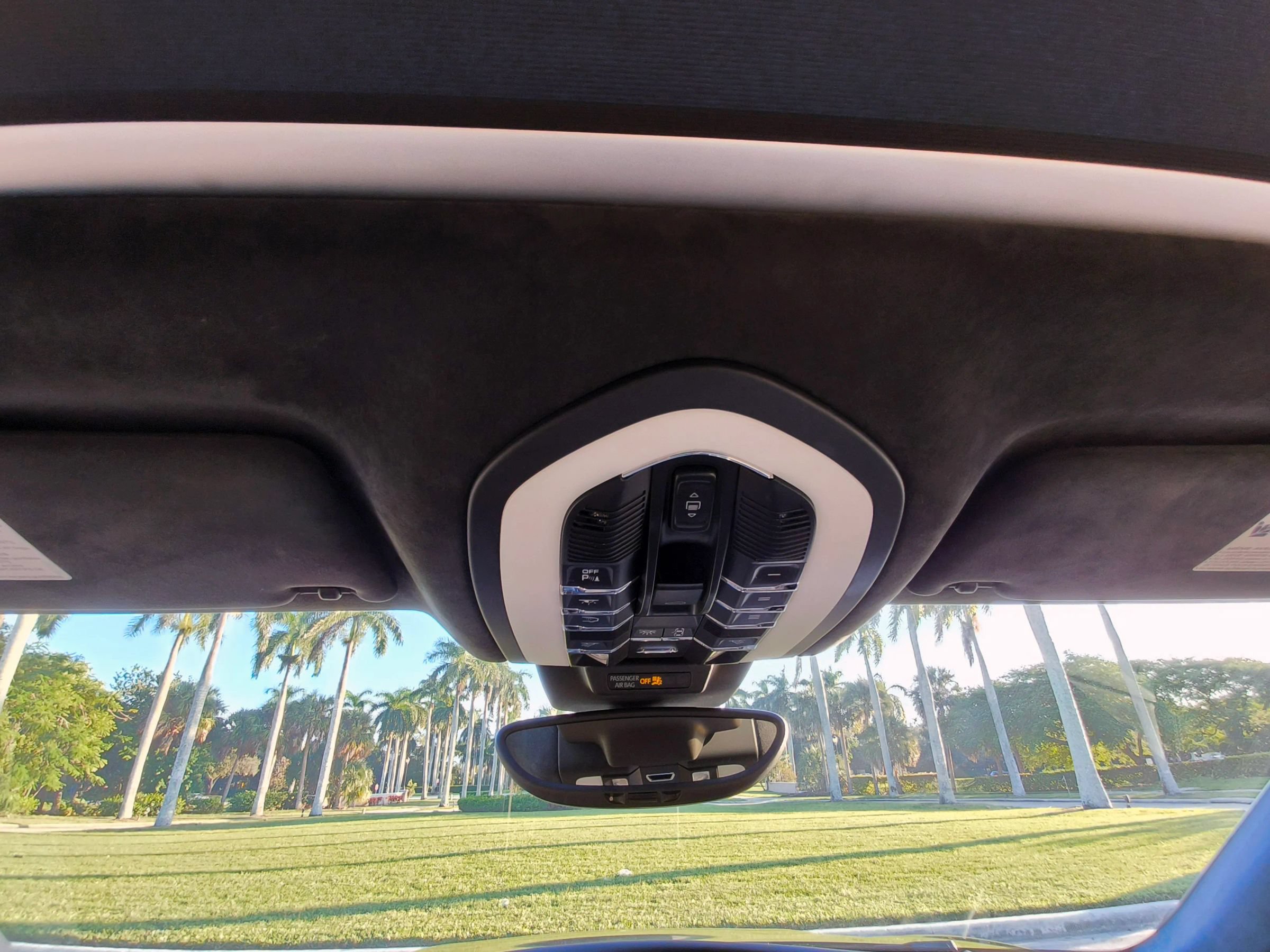Used 2018 Porsche Macan Turbo AWD/4WD image 20