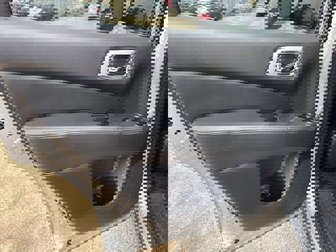 Used 2019 Nissan Pathfinder Platinum image 20