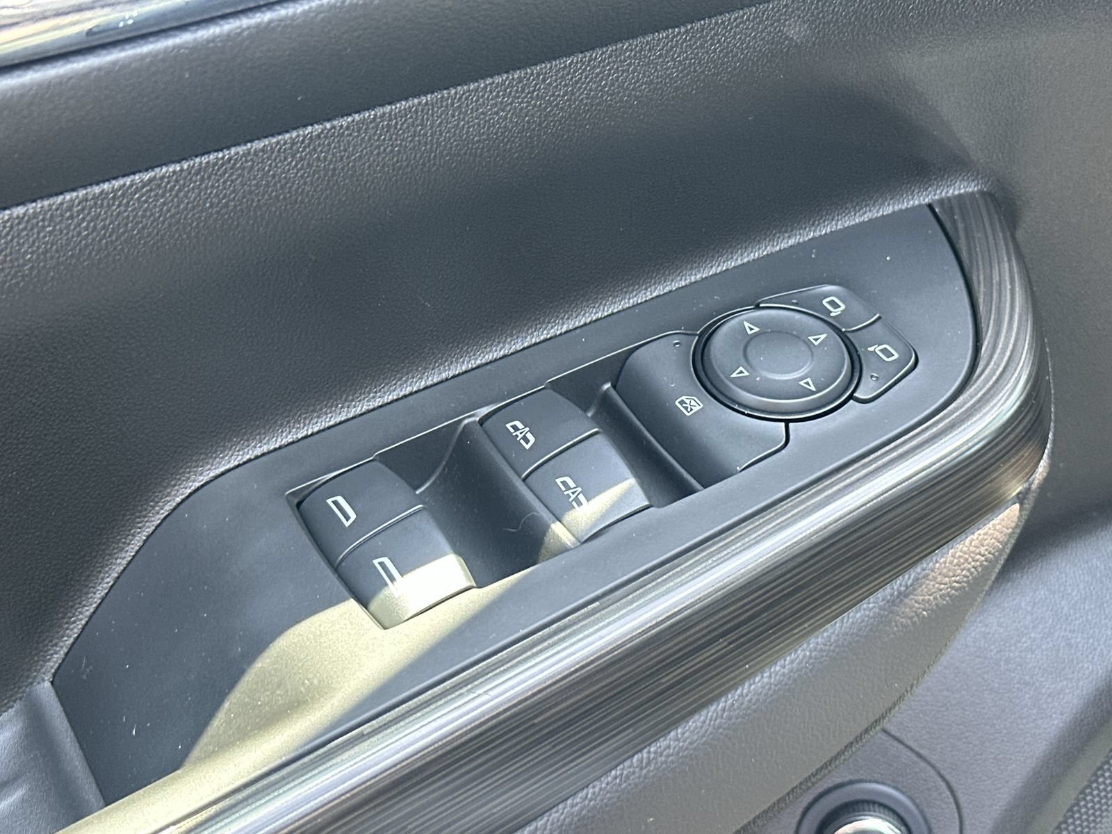 Used 2023 GMC Acadia SLT w/ LPO, Floor Liner Package FWD image 15