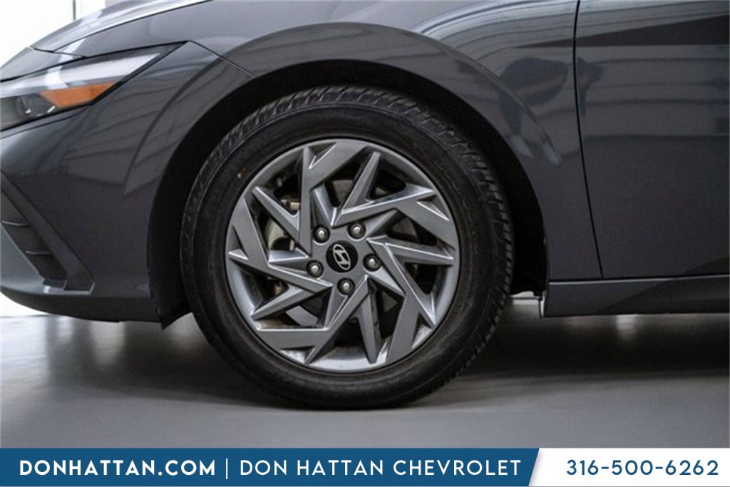 Used 2024 Hyundai Elantra SEL image 41