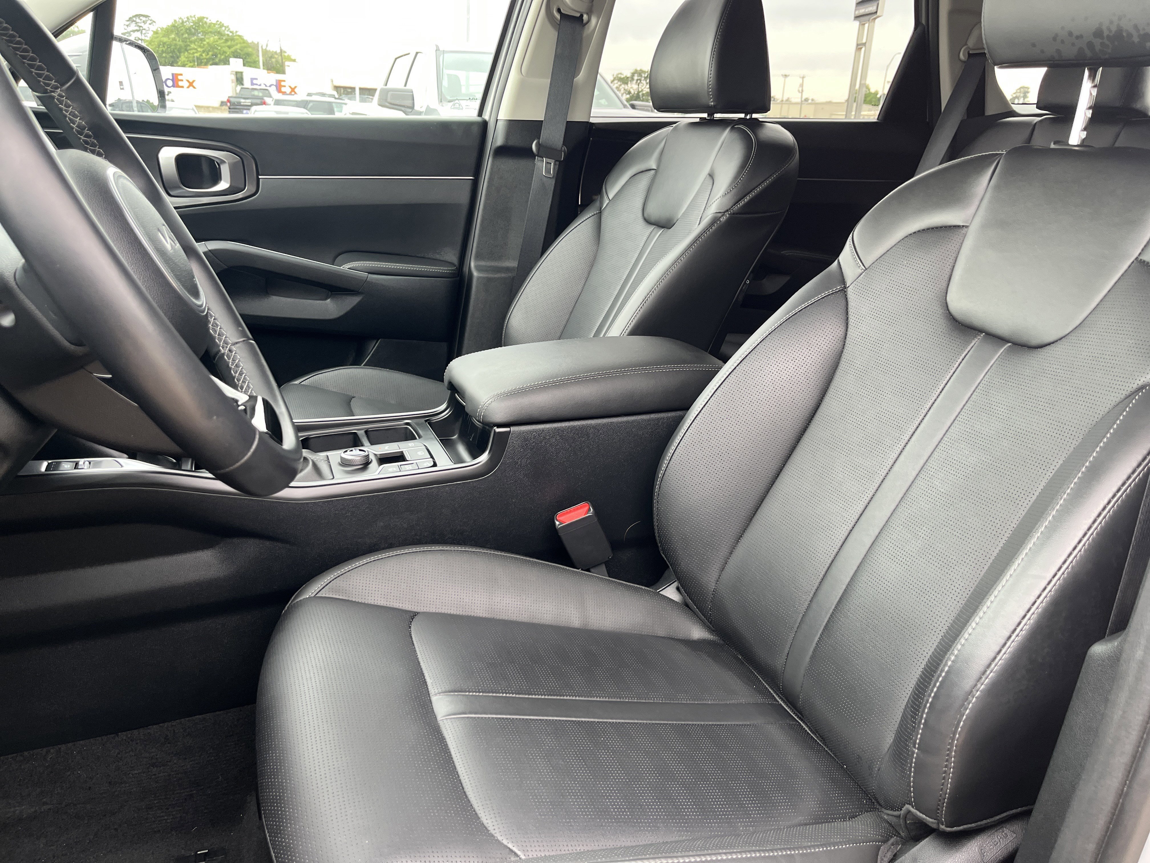 Used 2025 Kia Sorento S FWD image 9