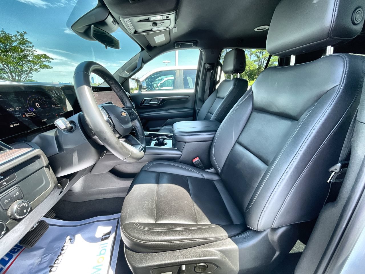 Used 2025 Chevrolet Tahoe LT RWD image 19