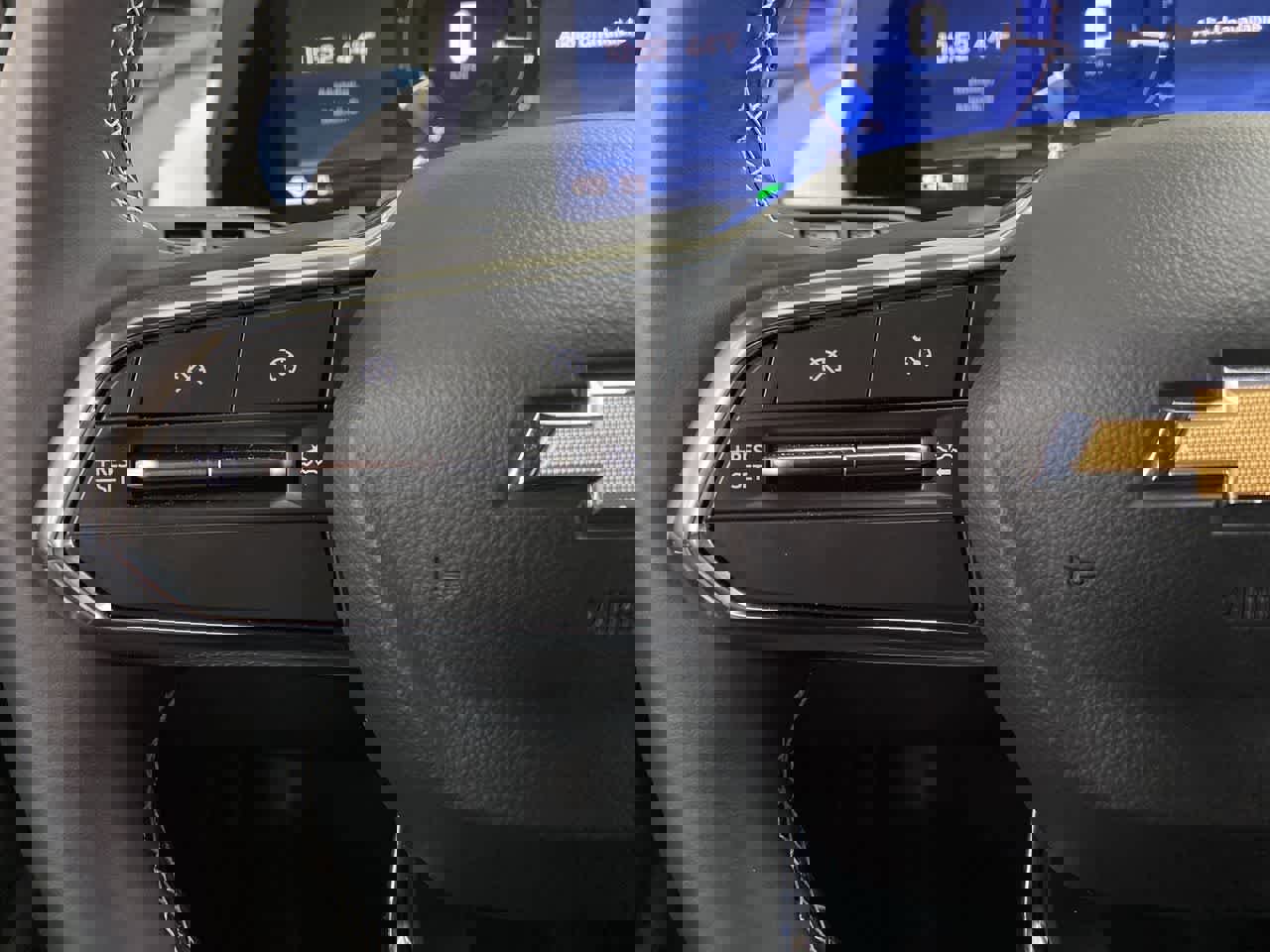 Used 2025 Chevrolet Equinox EV LT w/ Convenience Package image 20