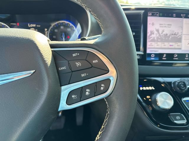 Used 2025 Chrysler Pacifica Select FWD image 29