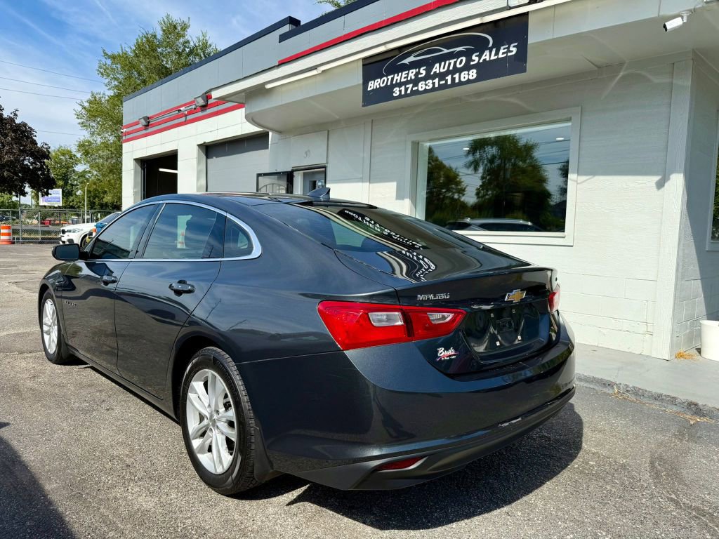 Used 2017 Chevrolet Malibu LT image 9