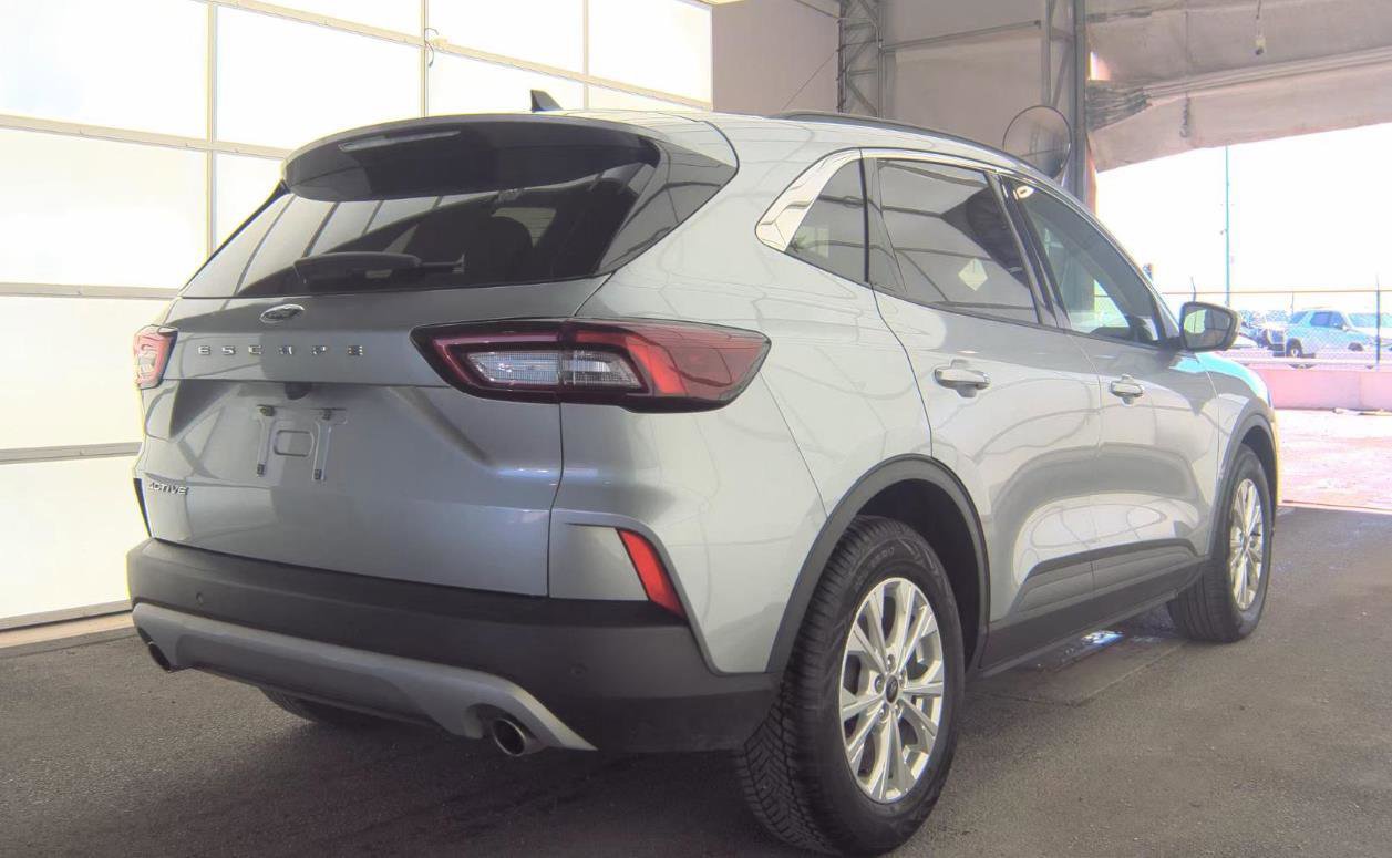 Used 2024 Ford Escape Active w/ Tech Pack #2 FWD image 4