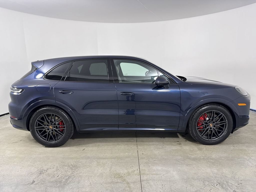 New 2026 Porsche Cayenne GTS image 8