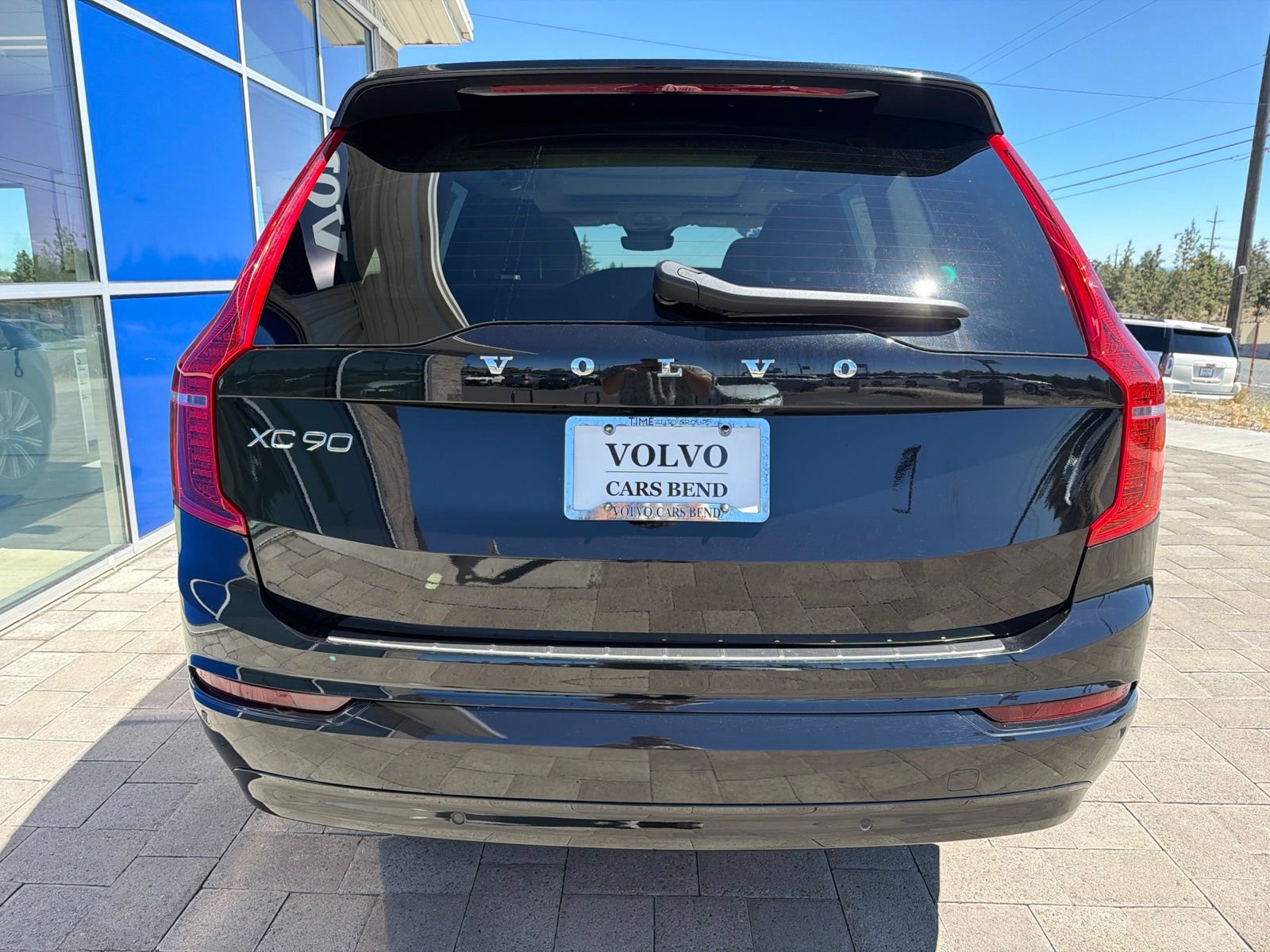 Used 2023 Volvo XC90 B5 Core w/ Protection Package Premier AWD/4WD image 6