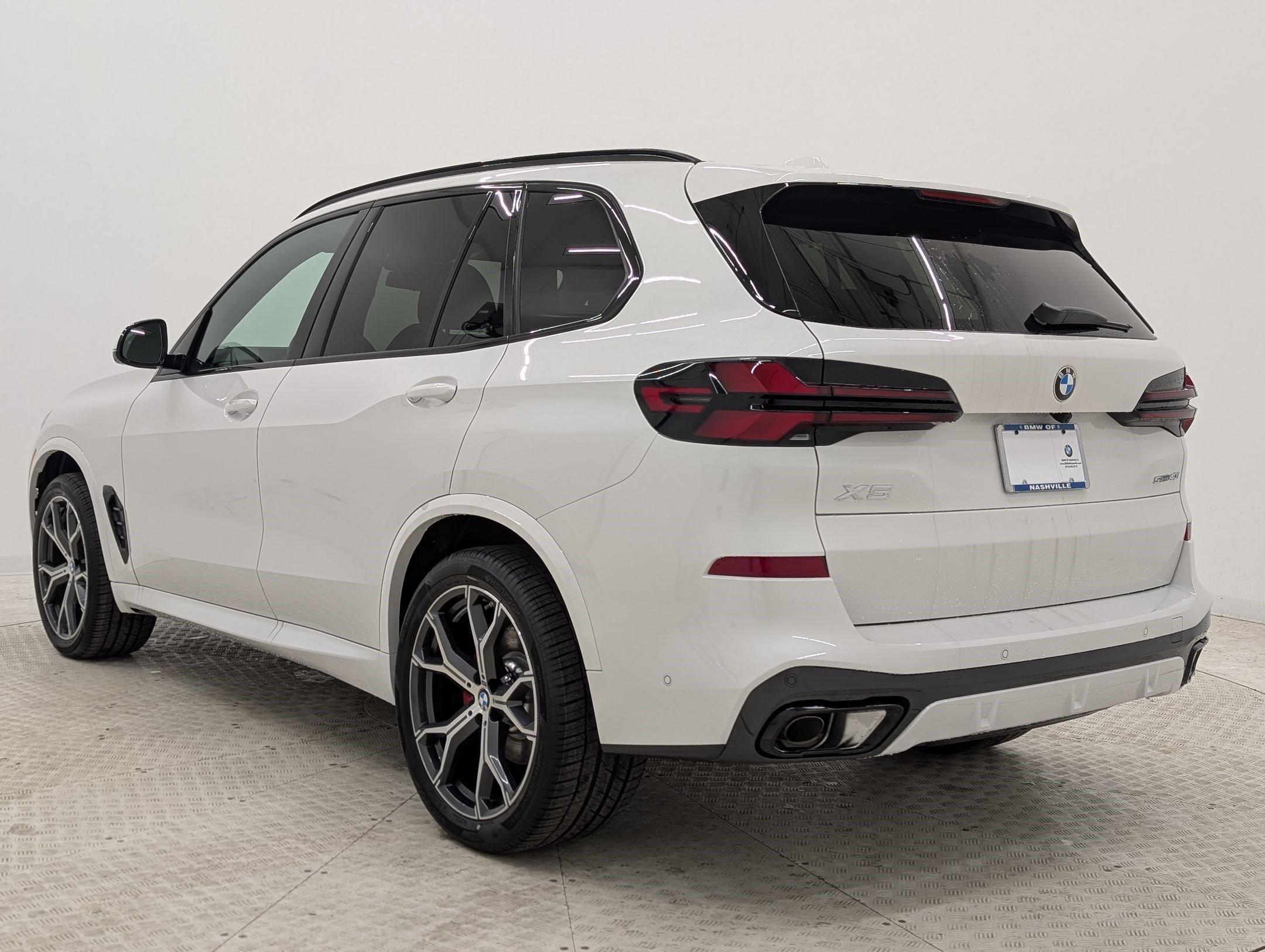 New 2026 BMW X5 sDrive40i image 3