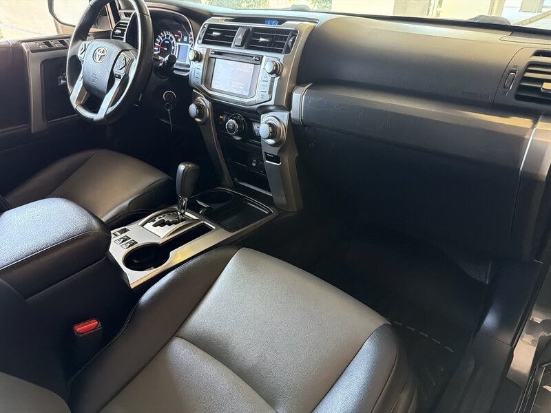 Used 2016 Toyota 4Runner SR5 Premium RWD image 12