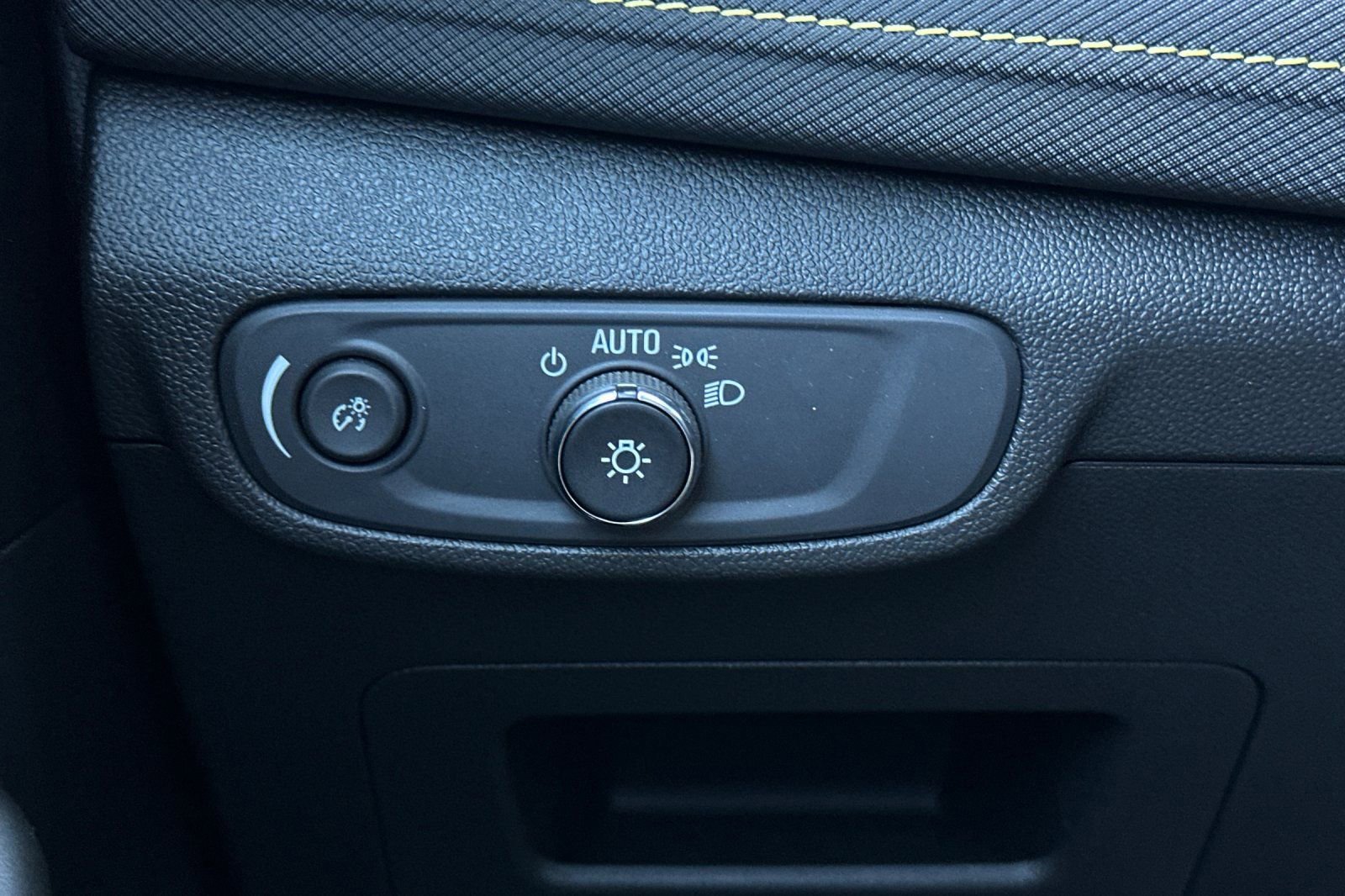 Used 2024 Chevrolet TrailBlazer ACTIV w/ Convenience Package image 34