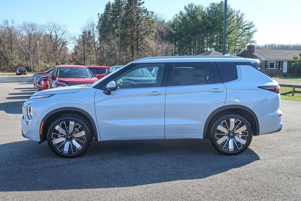 New 2026 Mitsubishi Outlander SEL AWD/4WD image 2