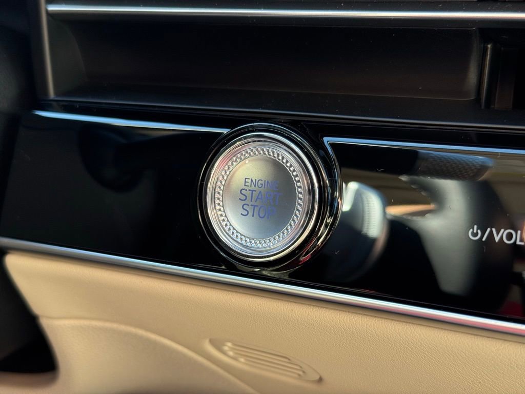 New 2026 Genesis GV70 2.5T Select image 38