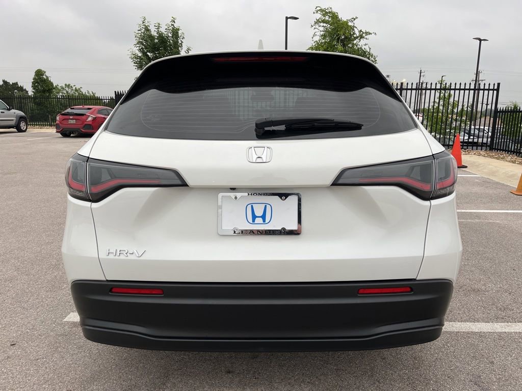 Used 2023 Honda HR-V LX image 5