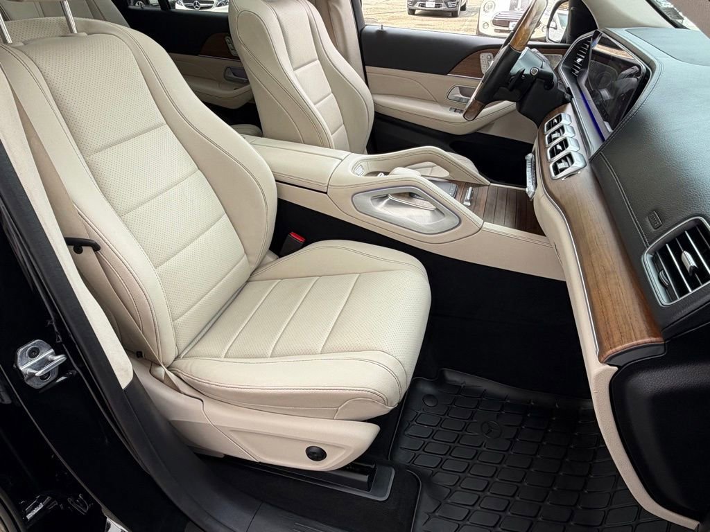 Used 2022 Mercedes-Benz GLS 450 4MATIC w/ Warmth & Comfort Package image 32