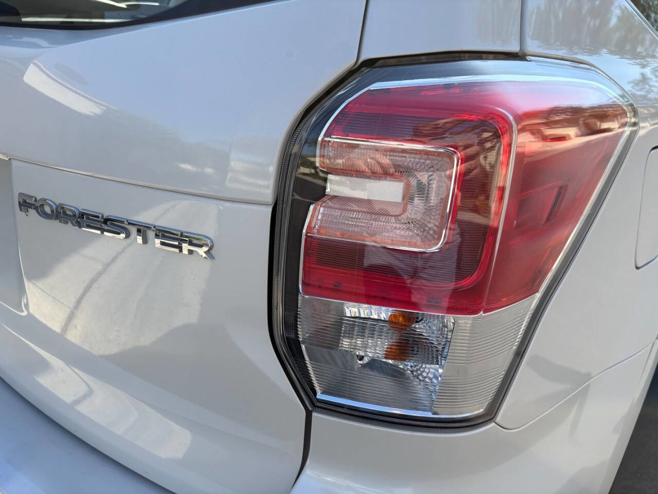 Used 2018 Subaru Forester 2.5i AWD/4WD image 24