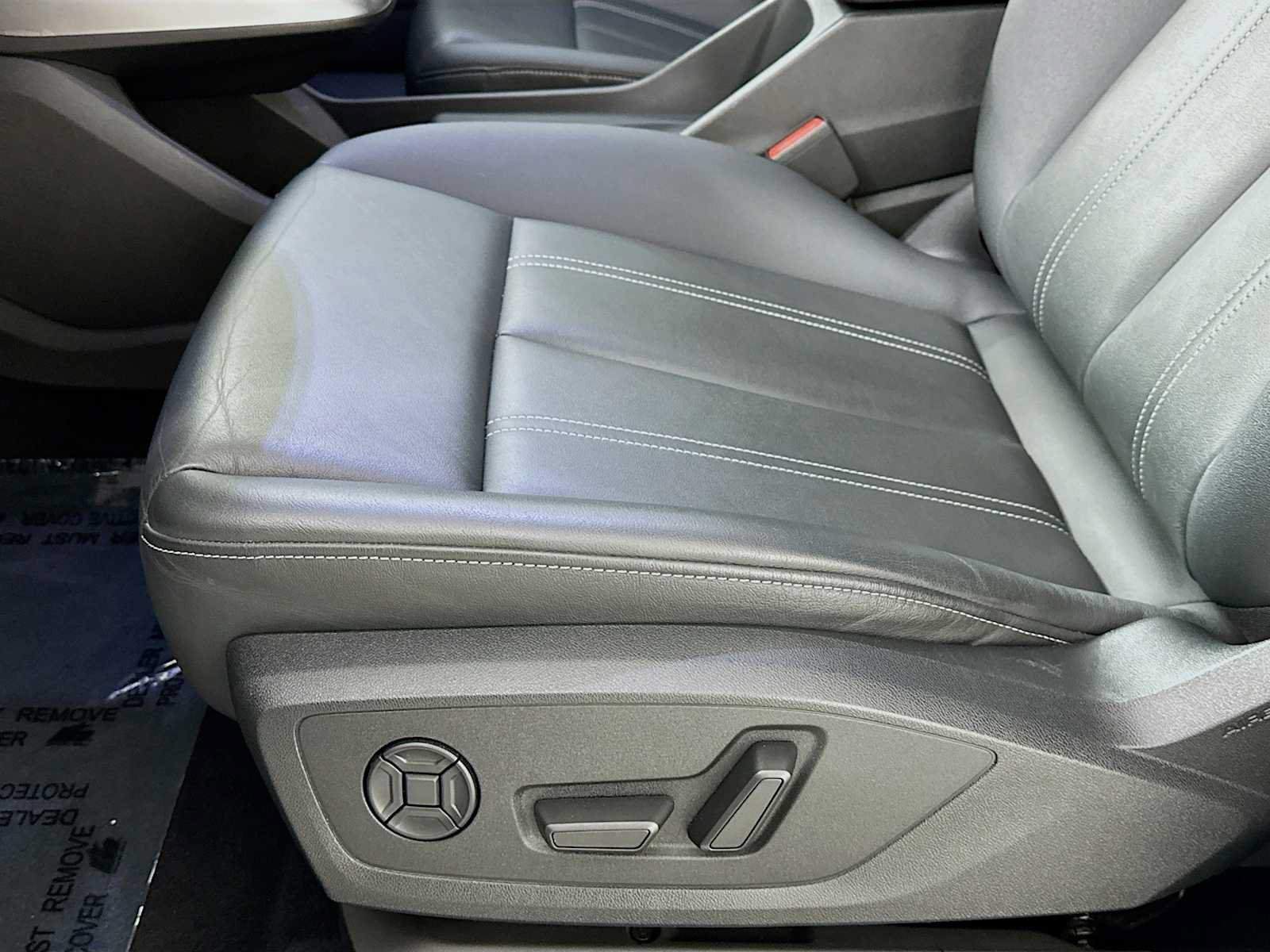 Certified 2023 Audi Q4 e-tron Premium Plus w/ Premium Plus RWD image 18