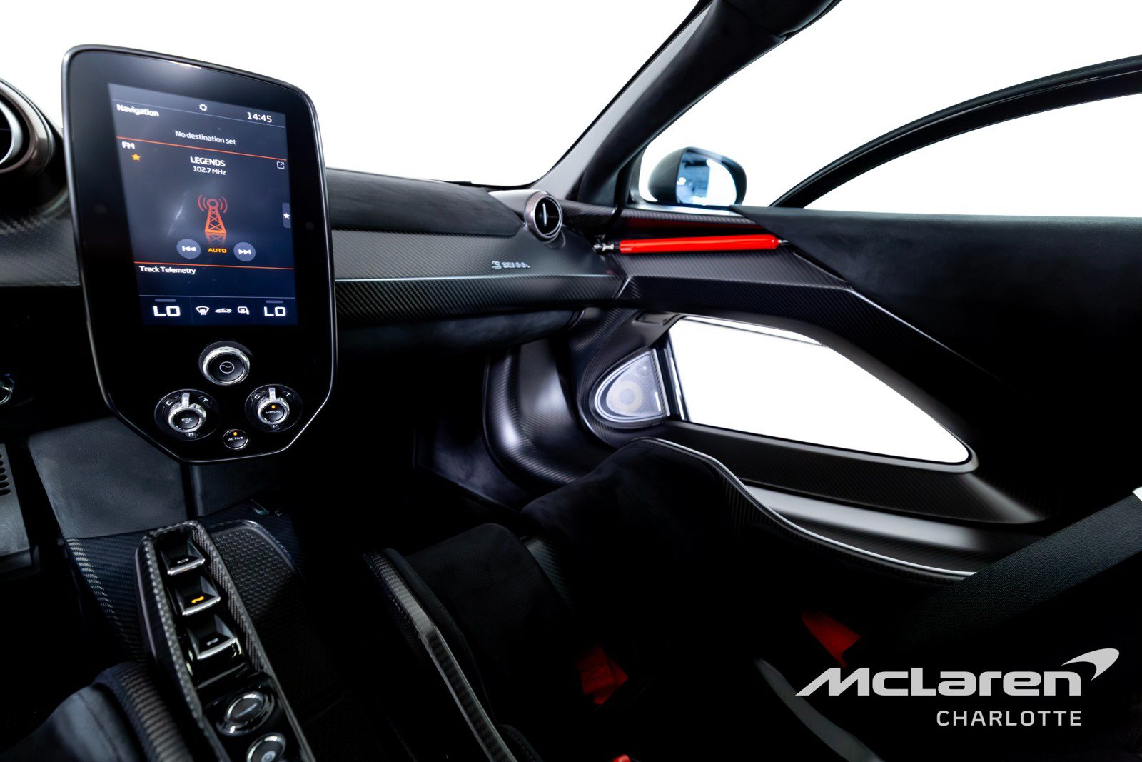 Used 2019 McLaren Senna RWD image 17