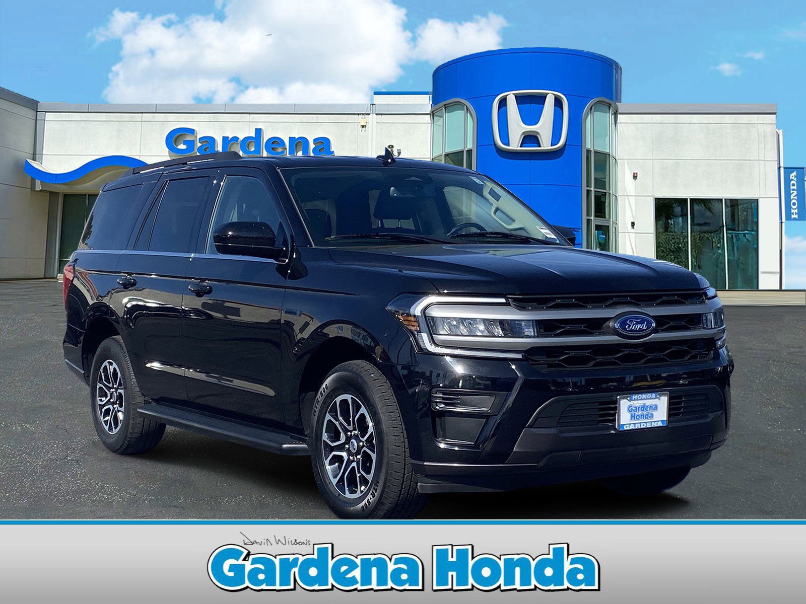 Used 2024 Ford Expedition XLT