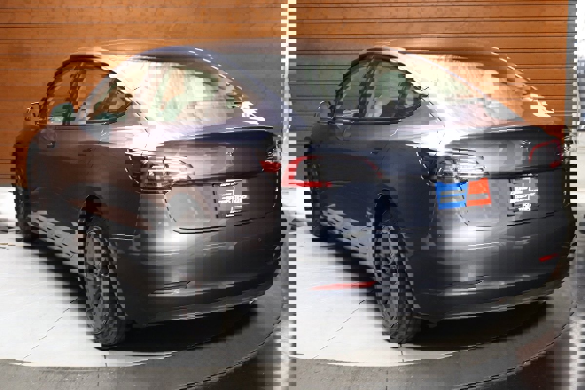Used 2023 Tesla Model 3 Standard Range image 10