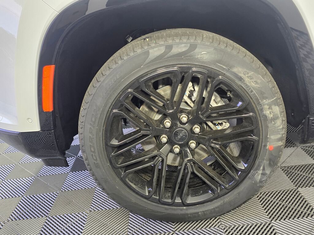 New 2026 Jeep Grand Wagoneer Limited image 11