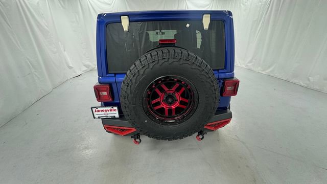 Used 2019 Jeep Wrangler Unlimited Sahara AWD/4WD image 4
