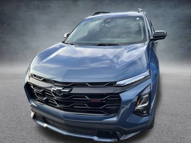 Used 2025 Chevrolet Equinox RS w/ Safety and Technology Package image 2