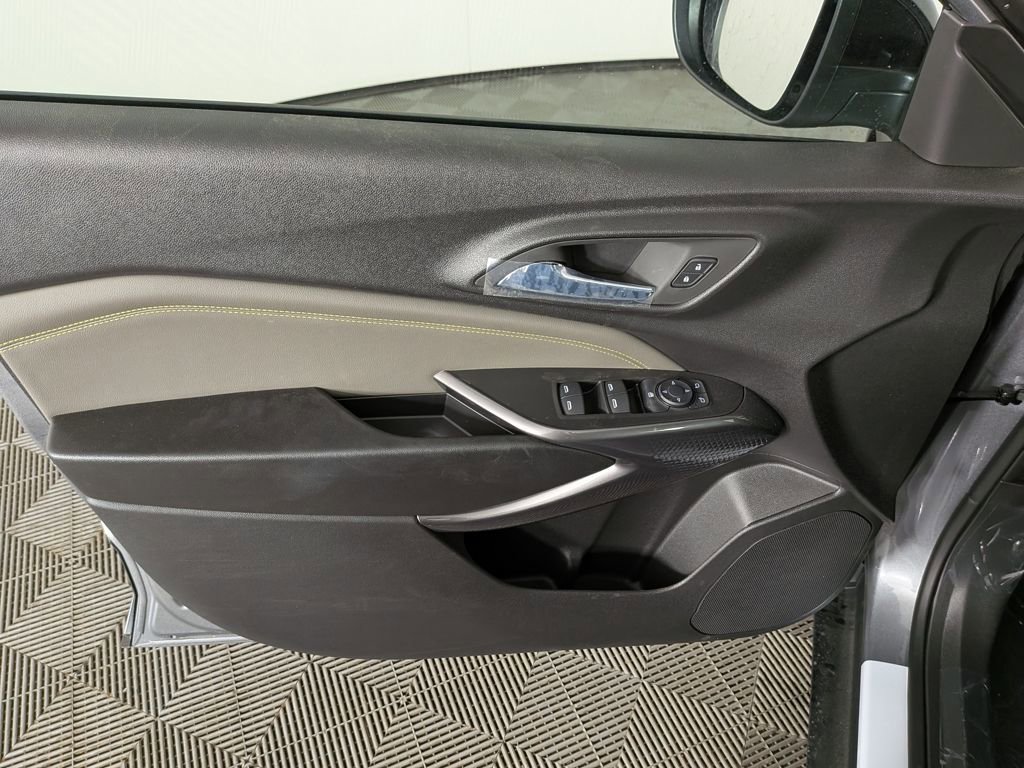 New 2025 Chevrolet Trax ACTIV w/ Driver Confidence Package image 13